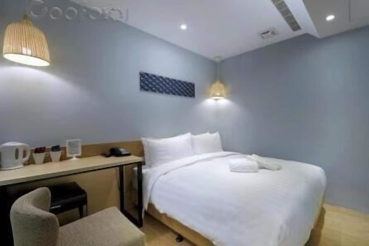 Ropa de cama de alta calidad, escritorio, sistema de insonorización
