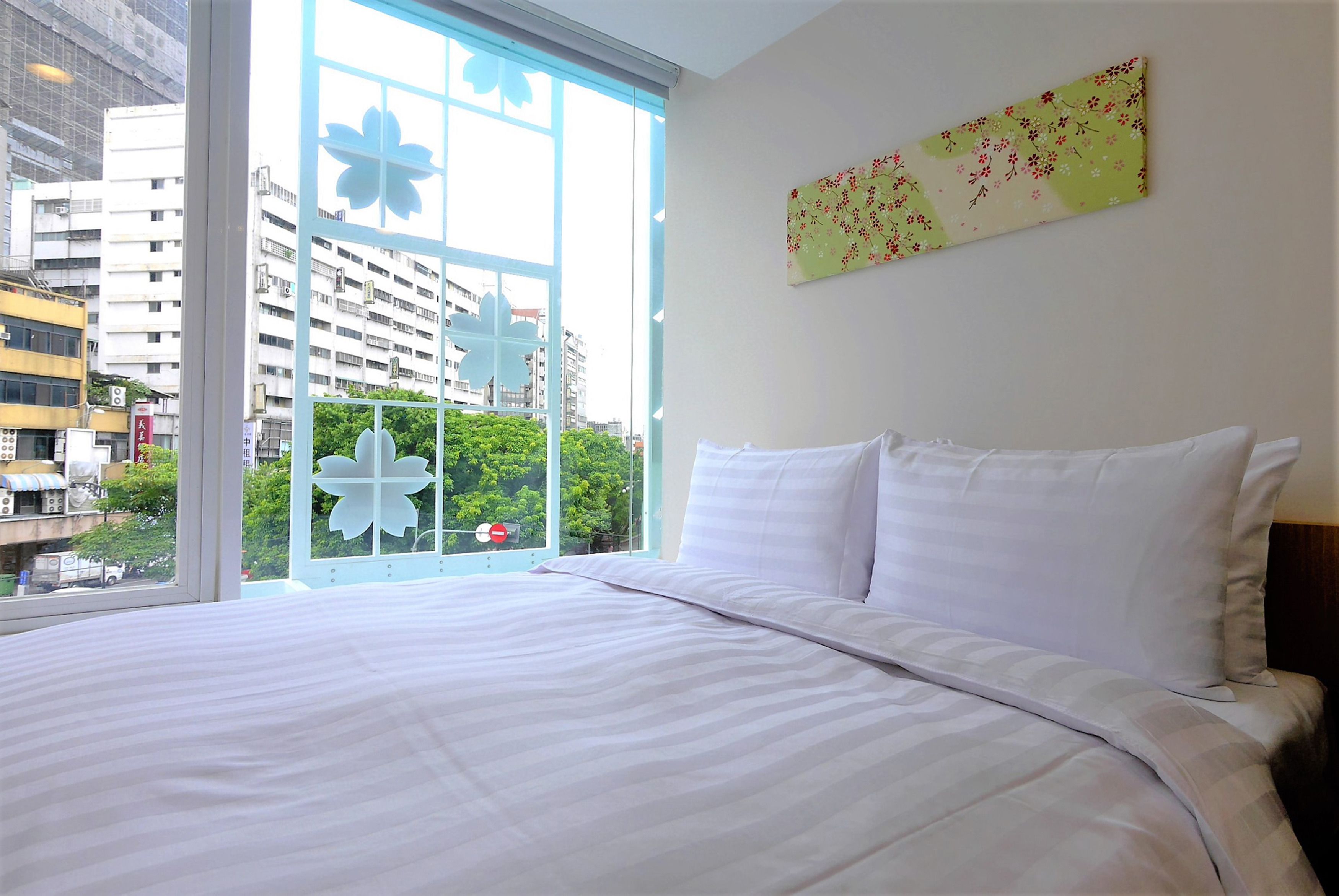 景观双人房(部分房型有垂降逃生系统) | 客房景观