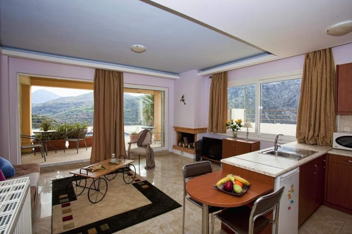 Superior Apartment, 1 Bedroom, Balcony | 1 bedroom, soundproofing, free WiFi