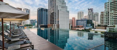 Outdoor pool, pool loungers