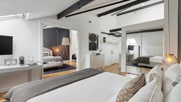 Duplex Connection Family Room | Premium bedding, down duvets, pillow-top beds, minibar