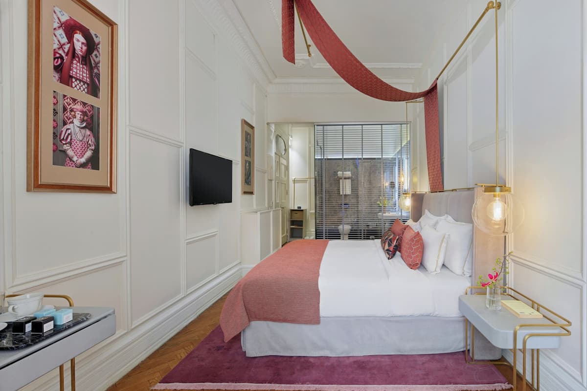 Premium bedding, down duvets, pillow-top beds, minibar