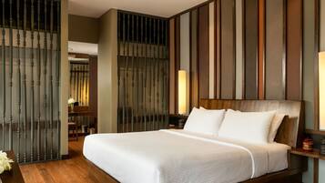 Suite | Minibar, in-room safe, desk, blackout curtains