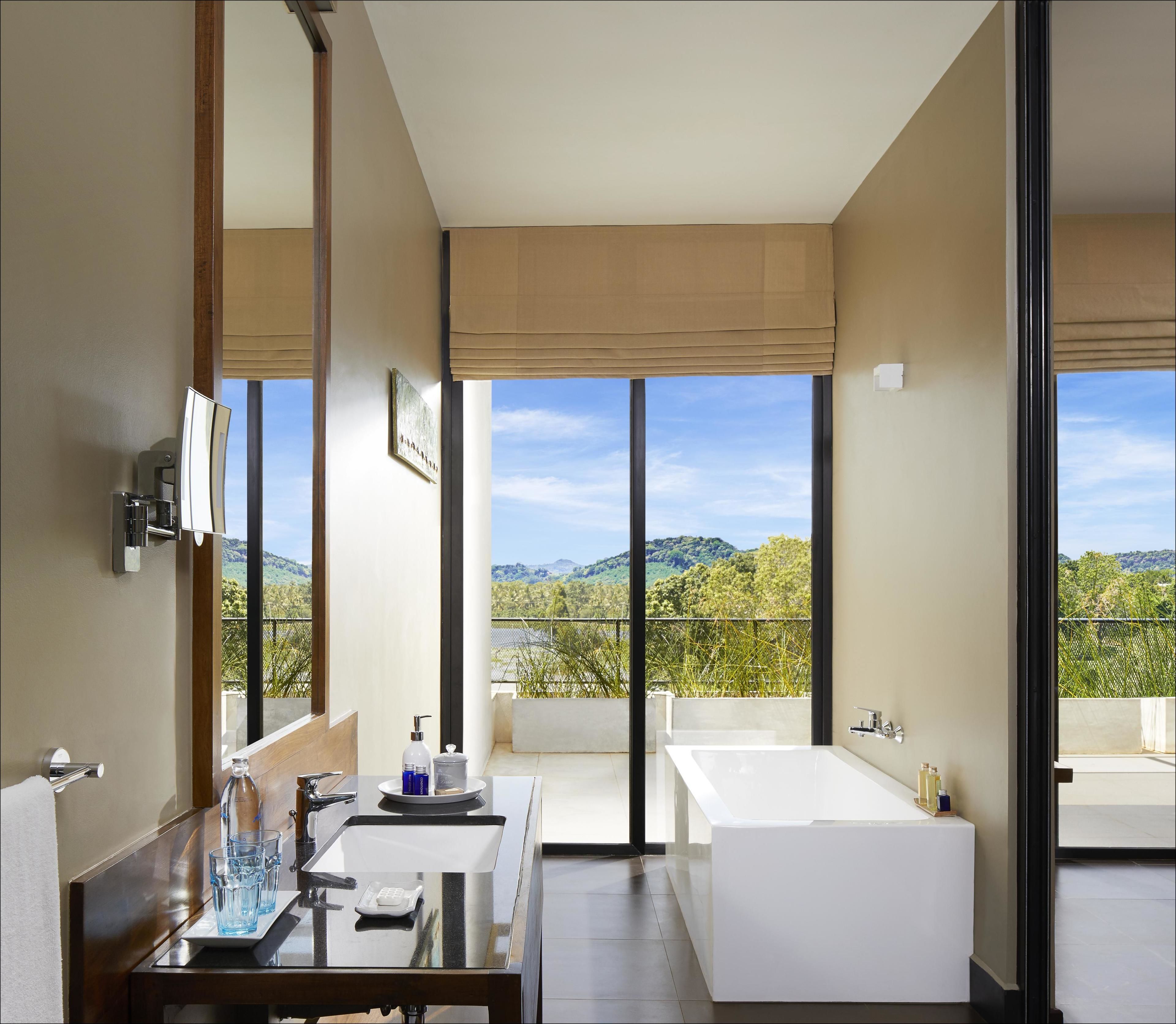 suite | bathroom | shower, rainfall showerhead, free toiletries, hair dryer