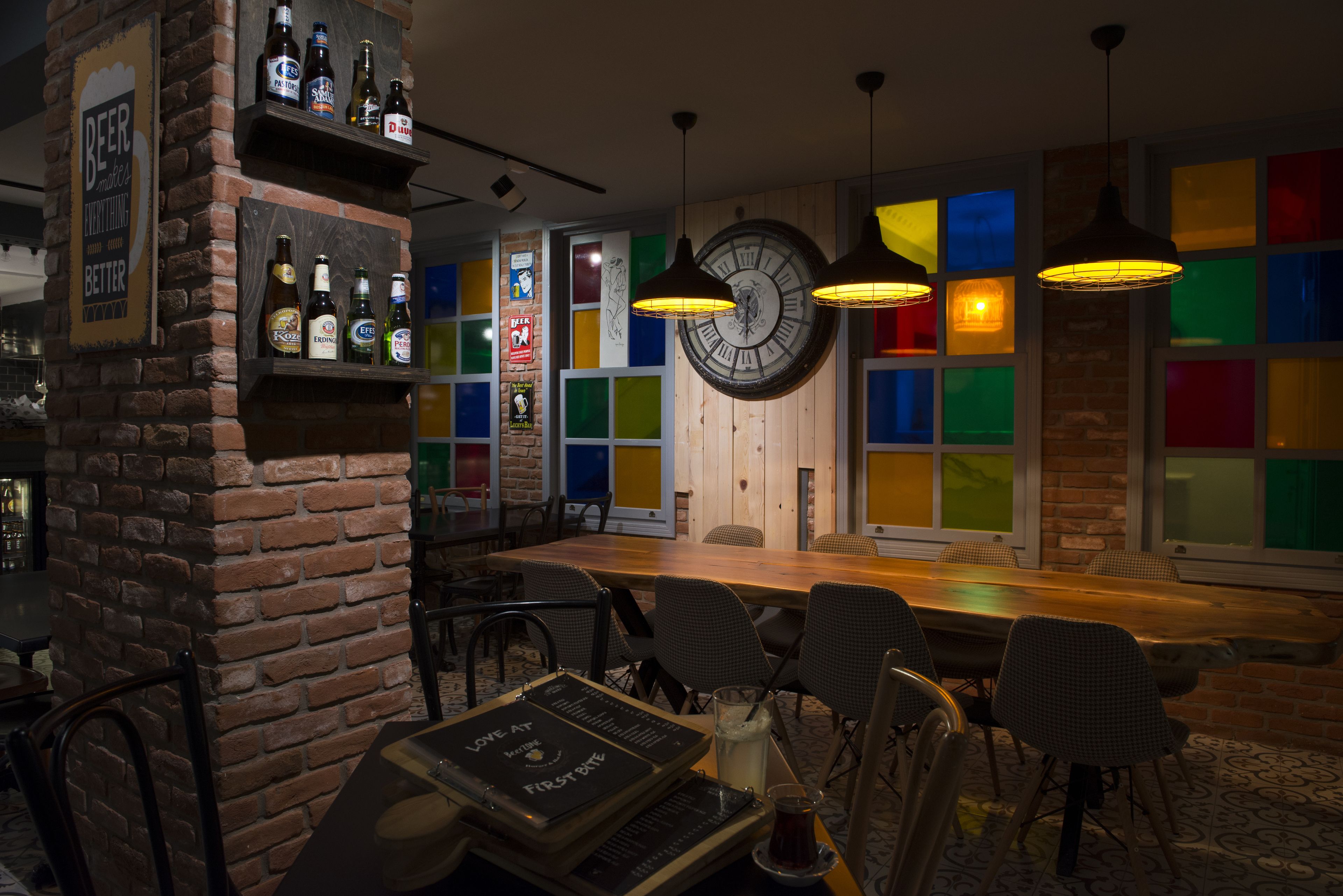 lunch, dinner, brunch served; american cuisine