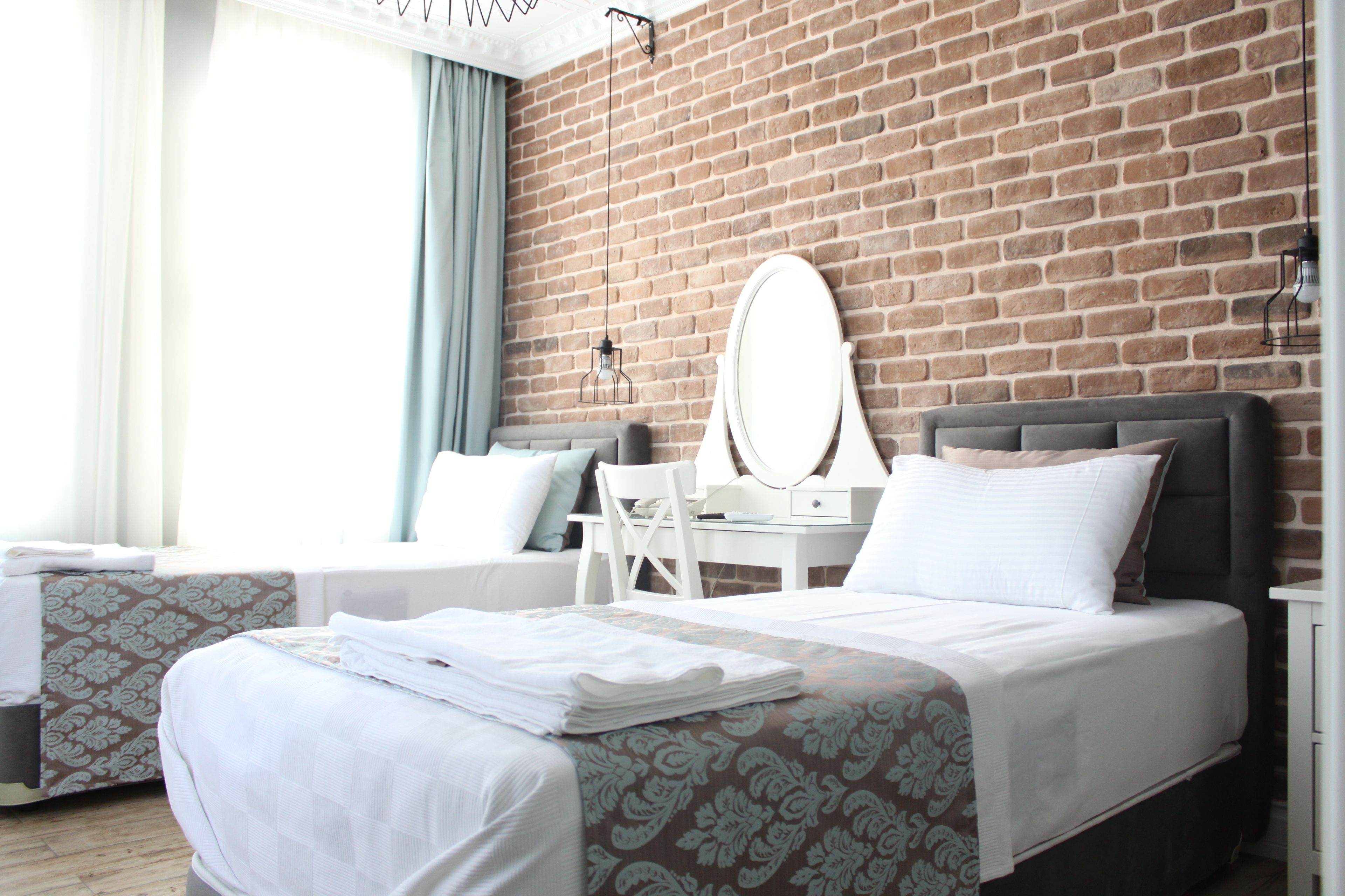 deluxe twin room | egyptian cotton sheets, premium bedding, in-room safe, desk