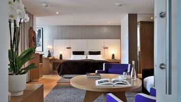 Junior Suite | Premium bedding, minibar, in-room safe, desk