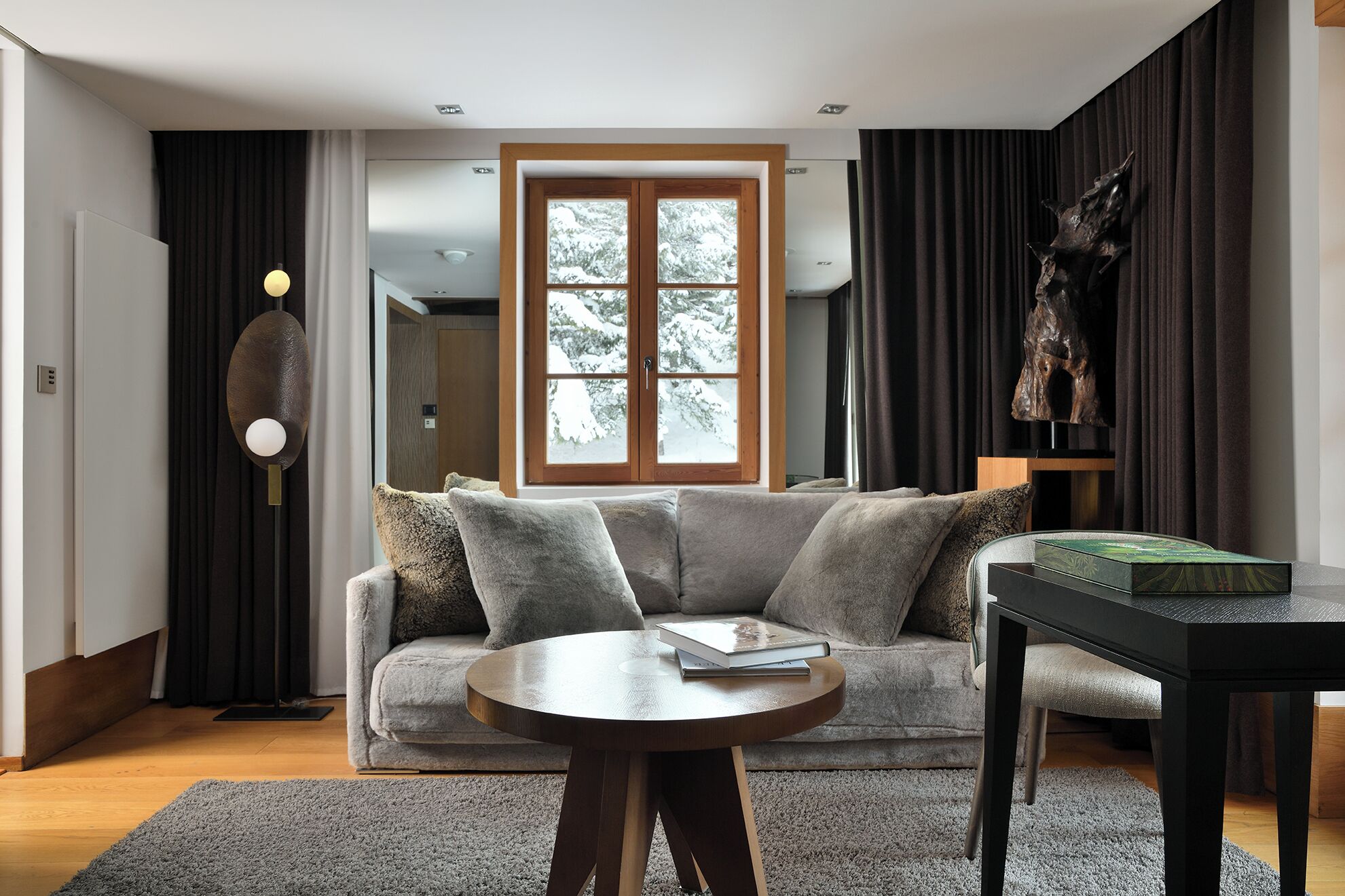 Duplex | Living area | Flat-screen TV