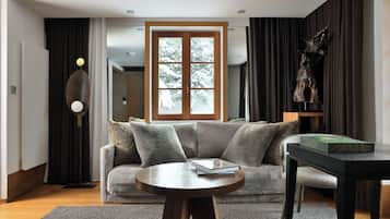 Duplex | Living area | Flat-screen TV