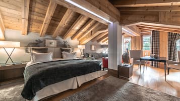 Luxury Duplex | 1 bedroom, premium bedding, minibar, in-room safe