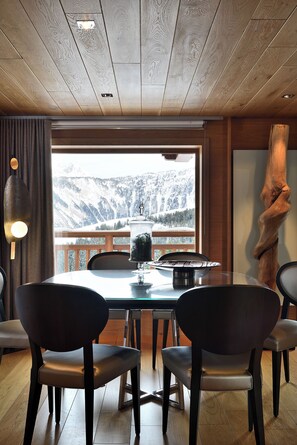 Independent Chalet | Living area