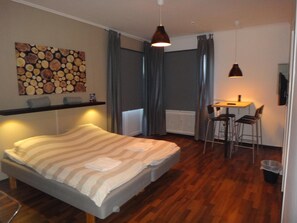 Soundproofing, free cots/infant beds, bed sheets