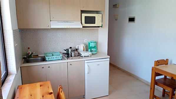 Apartment, 1 Schlafzimmer | Eigene Küche | Kühlschrank, Mikrowelle, Herdplatte, Wasserkocher mit Kaffee-/Teezubehör
