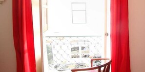 Habitación estándar con 2 camas individuales | Vista desde la habitación