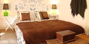 Habitación superior con 2 camas individuales | Escritorio y wifi gratis