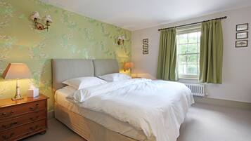 Family Double or Twin Room | Iron/ironing board, cots/infant beds, free WiFi, bed sheets