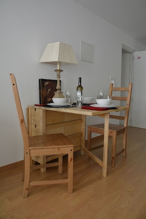 Family Studio | In-room dining