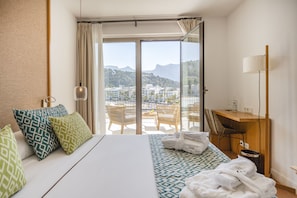 Doppelzimmer, Meerblick | Minibar, Zimmersafe, Schreibtisch, Verdunkelungsvorhänge