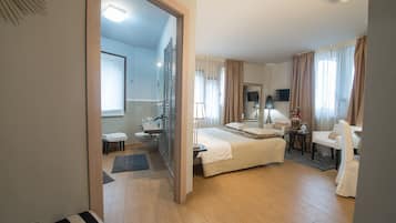 Minibar, in-room safe, desk, soundproofing