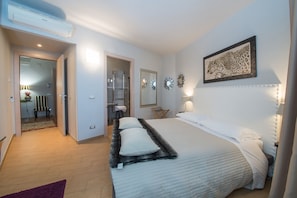 Minibar, coffre-fort, bureau, système d’insonorisation