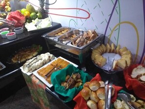 Breakfast area - Manferrari Hotel (Contagem)