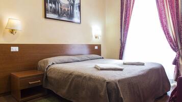 Frette Italian sheets, premium bedding, in-room safe, desk