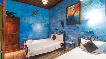 Iron/ironing board, free WiFi