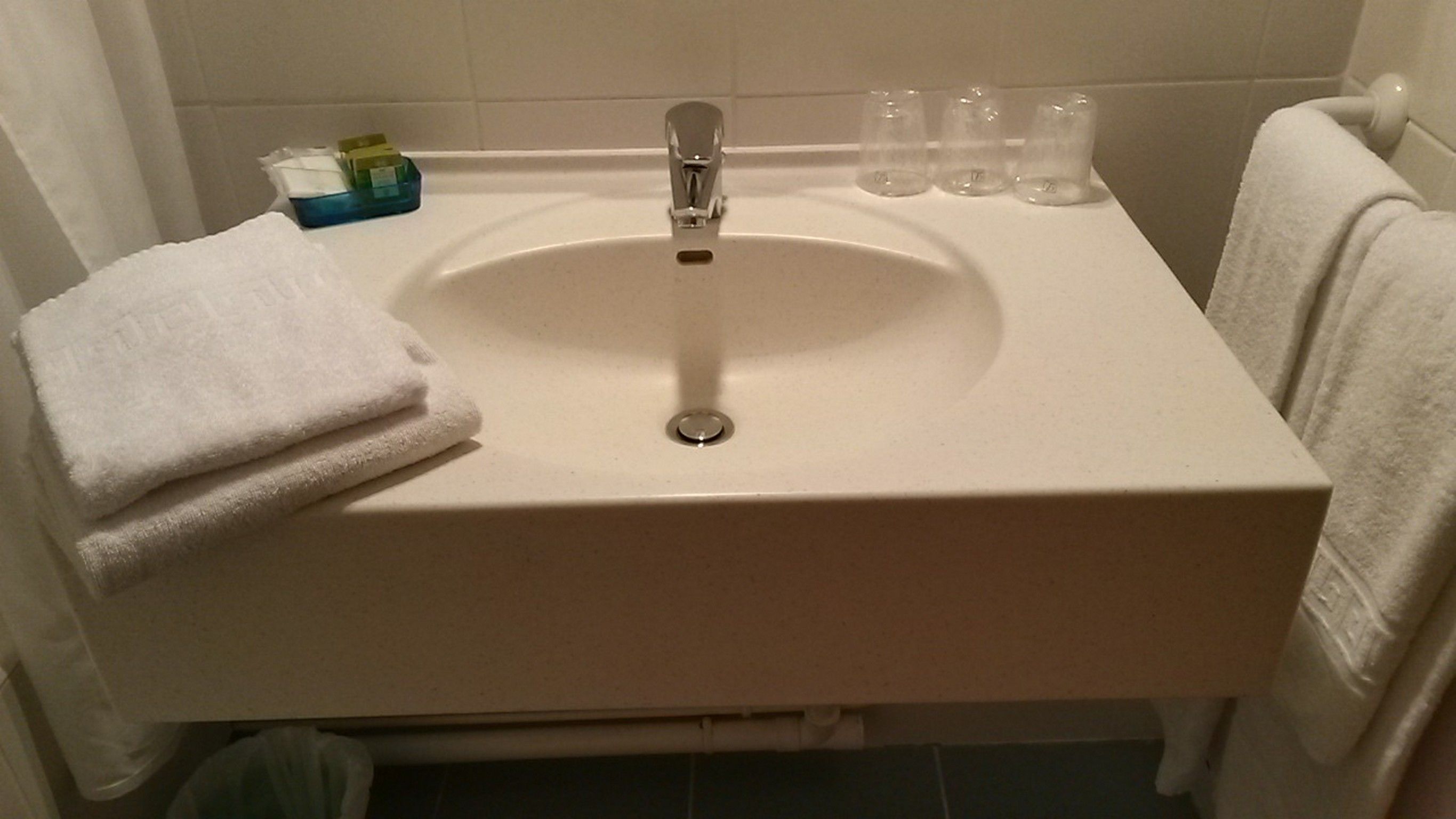 comfort triple room, bathtub | bathroom | free toiletries, hair dryer, towels, soap