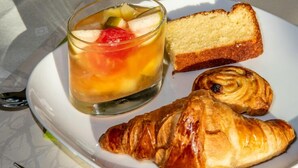 Café da manhã continental todos os dias mediante uma taxa