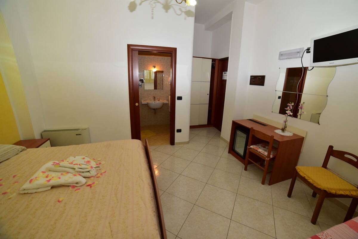 Premium bedding, minibar, in-room safe, desk