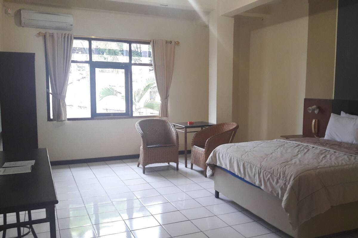 Camera Deluxe con letto matrimoniale o 2 letti singoli | Una scrivania, Wi-Fi gratuito, lenzuola