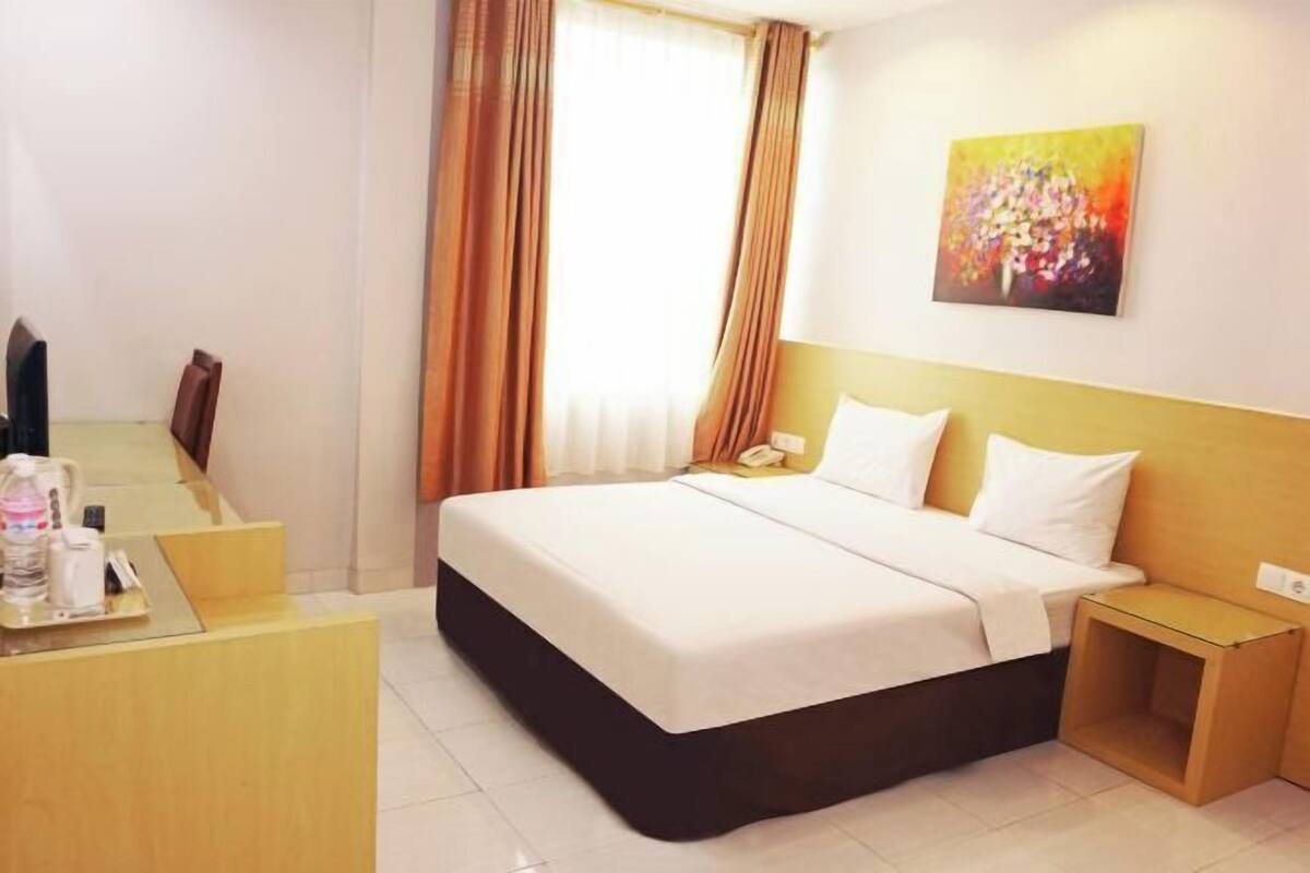 WiFi (free), bed sheets