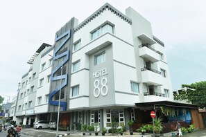 Exterior - Hotel 88 Diponegoro (Jember)