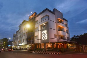Exterior - Hotel 88 Diponegoro (Jember)