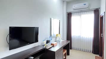 Superior Double Room, 1 Queen Bed | 1 bedroom, minibar, desk, laptop workspace
