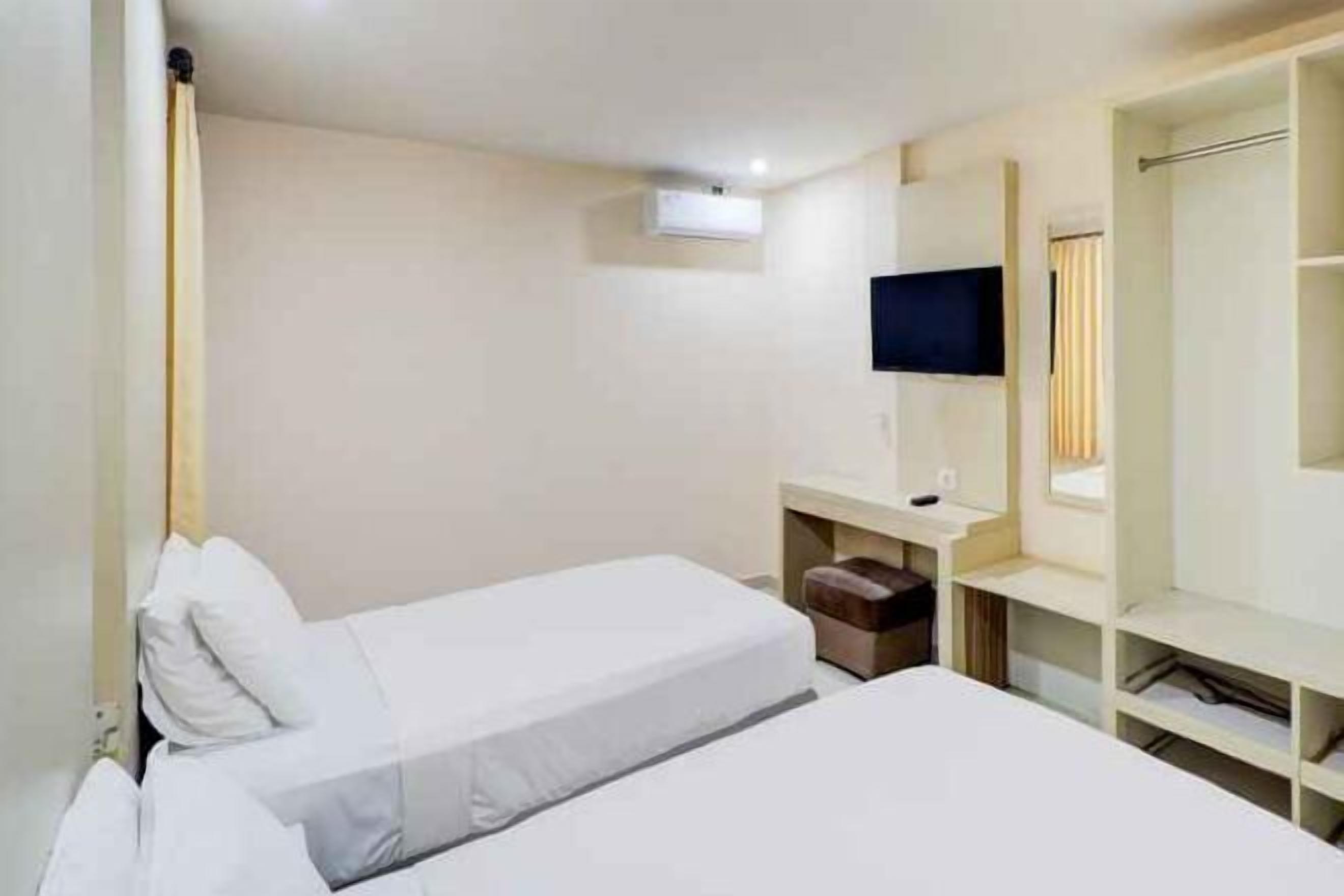 Premium bedding, desk, free WiFi, bed sheets