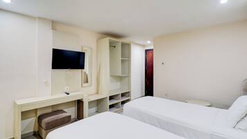 Deluxe Twin Room | Premium bedding, desk, free WiFi, bed sheets