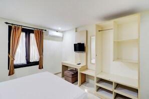 Chambre Double Deluxe | Literie de qualité supérieure, bureau, Wi-Fi gratuit, draps fournis