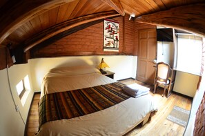 In-room safe, desk, soundproofing, free WiFi