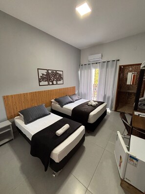 高级套房 | 办公桌、笔记本电脑工作区、免费 WiFi、床单