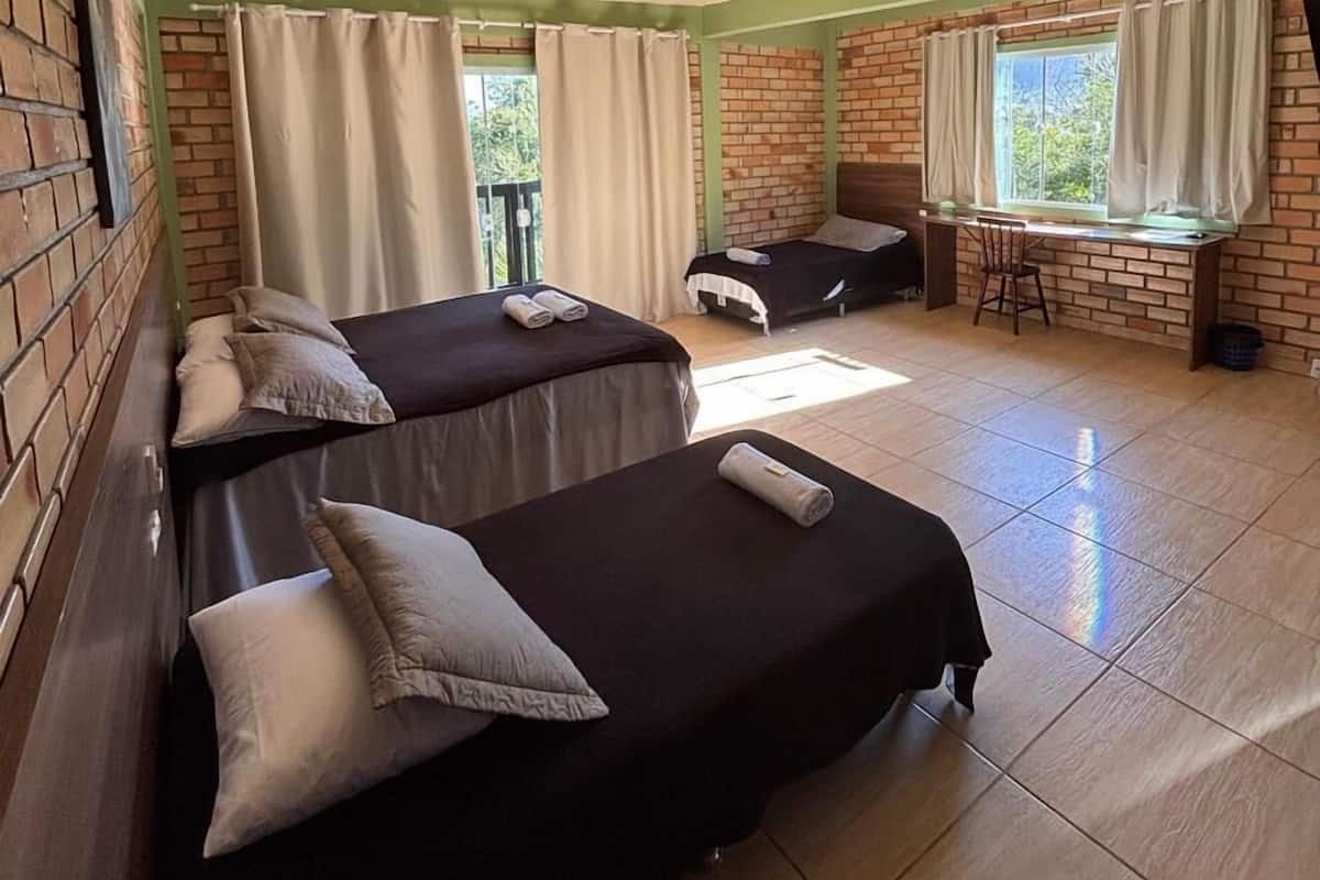 Superior-Suite | 1 Schlafzimmer, Schreibtisch, kostenloses WLAN, Bettwäsche