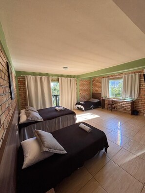 1 bedroom, desk, free WiFi, bed sheets
