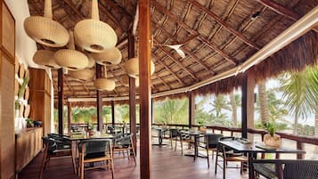 Breakfast, lunch, dinner served; local and international cuisine