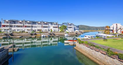 Thesen Islands Holiday House