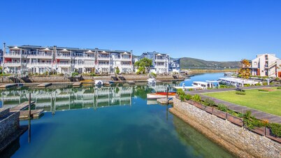 Thesen Islands Holiday House