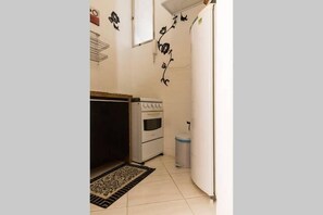 Traditional Apartment | Private kitchen | Fridge, microwave, oven, stovetop