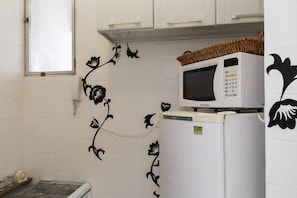 Traditional Apartment | Private kitchen - Ipanema - Quarto e sala - AHD85701 (Rio de Janeiro)
