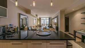 605 The Icon Building  | Private kitchen | Full-size fridge, microwave, oven, stovetop - 605 The Icon Building (Cape Town)