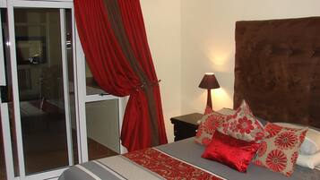 Familienapartment, 2 Schlafzimmer (Kingklip Apartment) | 2 Schlafzimmer, kostenloses WLAN, Bettwäsche