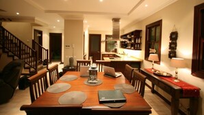 Ferienhaus, 4 Schlafzimmer (Maison 78) | Essbereich im Zimmer